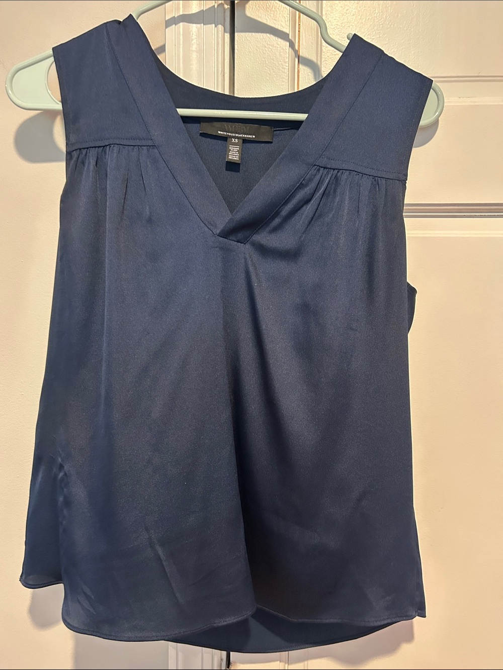 White House Black Market Navy V-Neck Sleeveless Camisole